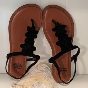 Sandals with flower design